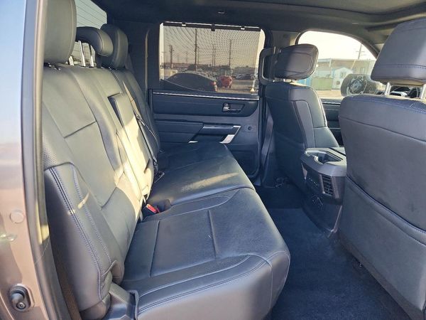 2025 TOYOTA TUNDRA Platinum