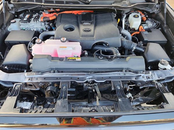 2025 TOYOTA TUNDRA Platinum