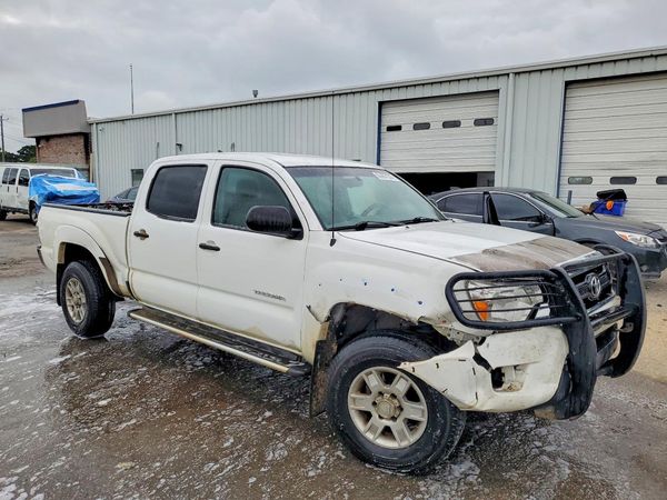 2014 TOYOTA TACOMA Delux Grade