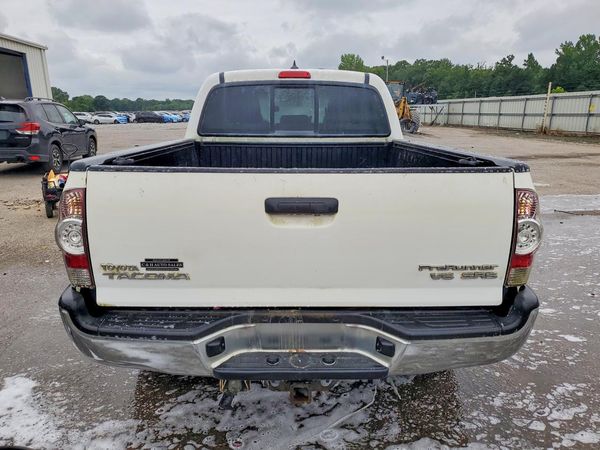2014 TOYOTA TACOMA Delux Grade