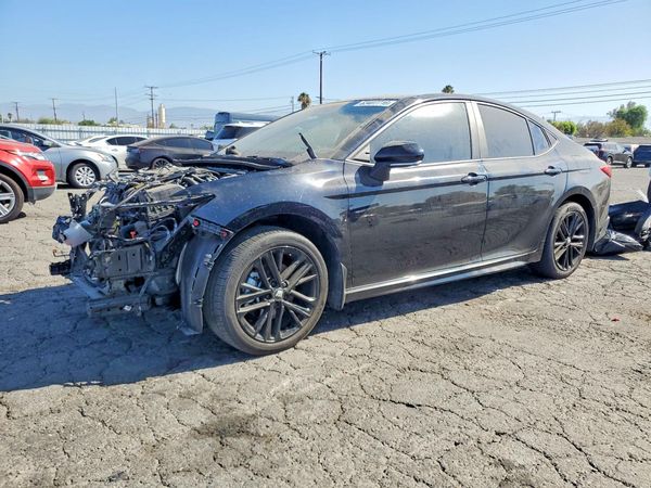2025 TOYOTA CAMRY
