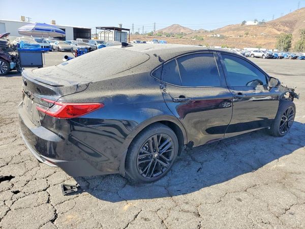 2025 TOYOTA CAMRY