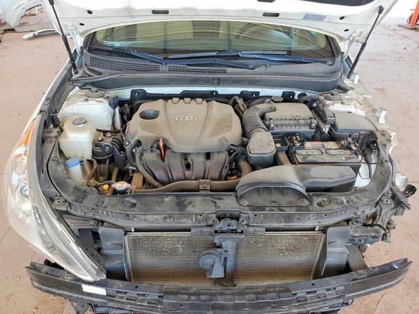 2013 HYUNDAI SONATA GLS/ GLS Popular — Engine bay