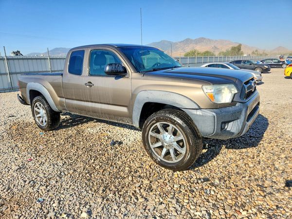 2015 TOYOTA TACOMA Delux Grade