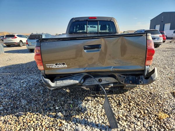 2015 TOYOTA TACOMA Delux Grade