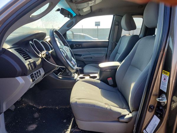 2015 TOYOTA TACOMA Delux Grade