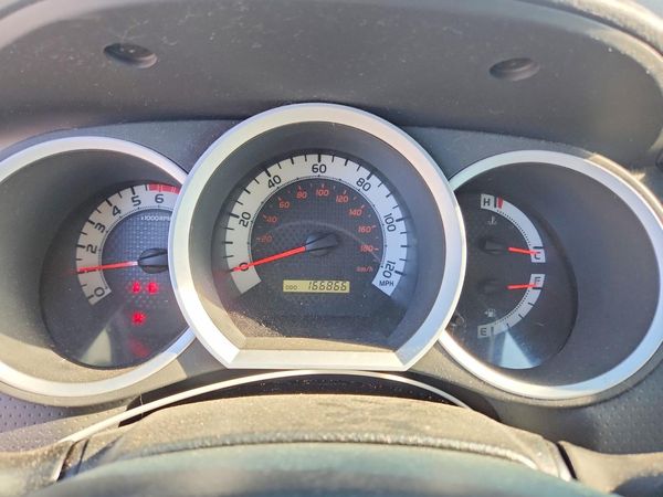 2015 TOYOTA TACOMA Delux Grade