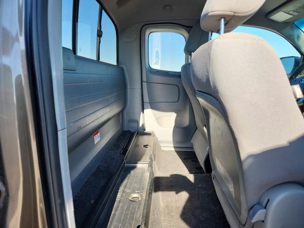 2015 TOYOTA TACOMA Delux Grade