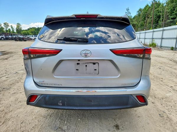 2020 TOYOTA HIGHLANDER LE