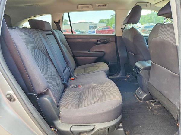 2020 TOYOTA HIGHLANDER LE
