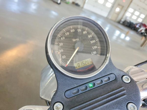 2012 HARLEY-DAVIDSON XL883