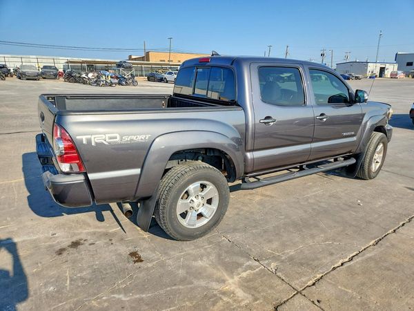 2015 TOYOTA TACOMA Delux Grade