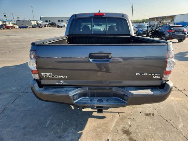 2015 TOYOTA TACOMA Delux Grade
