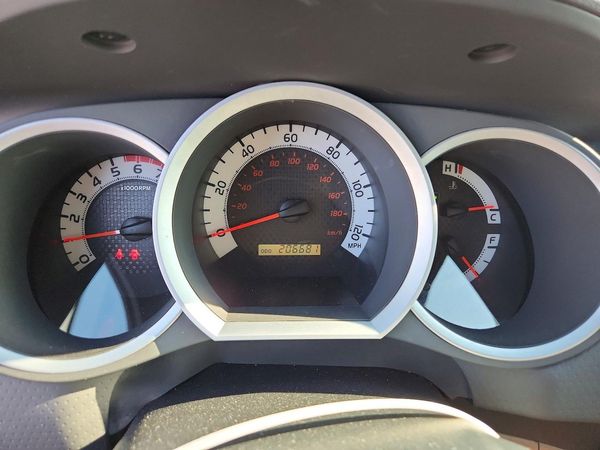 2015 TOYOTA TACOMA Delux Grade