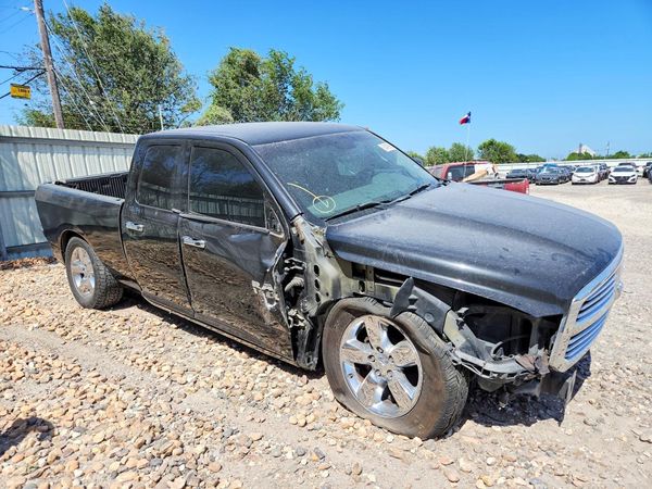 2016 RAM 1500 SLT — Passenger 3/4