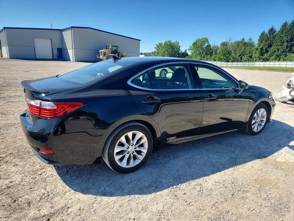 2013 LEXUS ES 300h