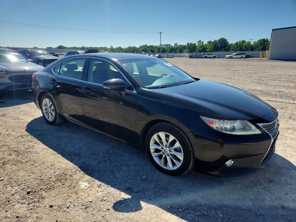 2013 LEXUS ES 300h