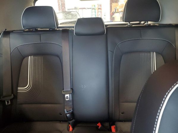 2024 HYUNDAI VENUE SEL / Limited — SUVN