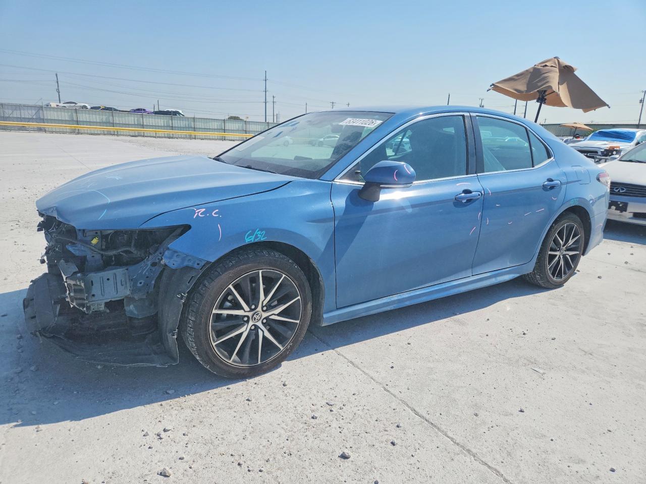 2023 TOYOTA CAMRY SE — Front 3/4