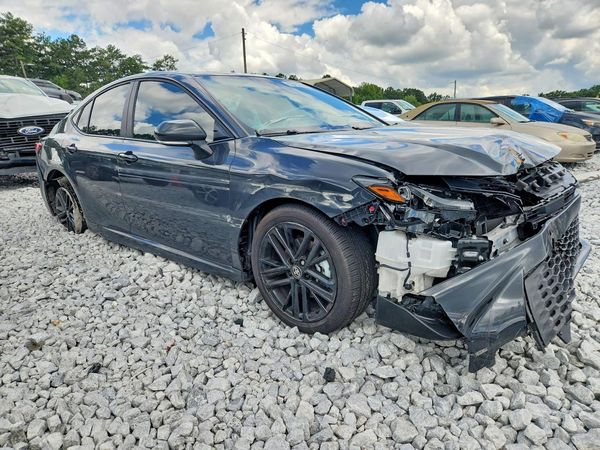 2025 TOYOTA CAMRY