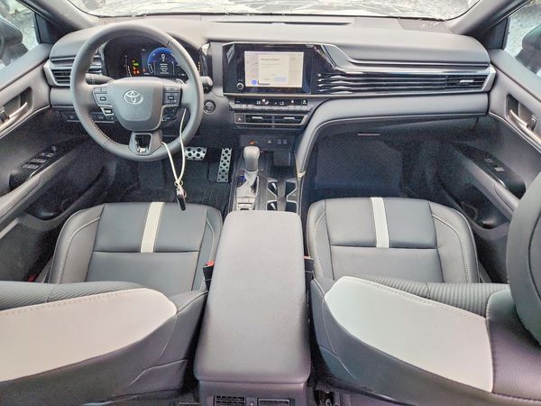 2025 TOYOTA CAMRY