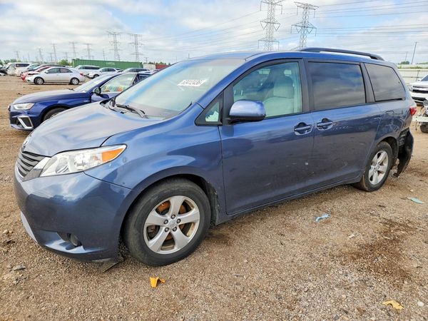 2015 TOYOTA SIENNA
