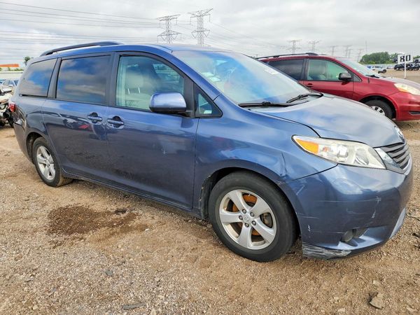 2015 TOYOTA SIENNA