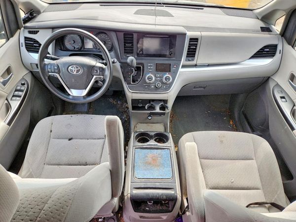 2015 TOYOTA SIENNA