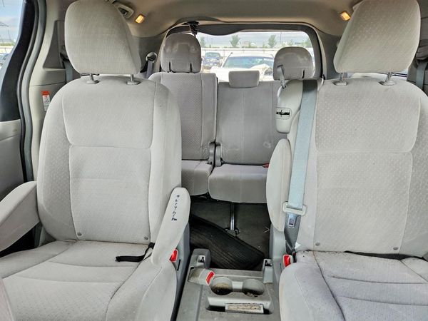 2015 TOYOTA SIENNA
