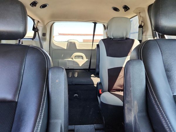 2017 DODGE GRAND CARAVAN SXT — SUVN