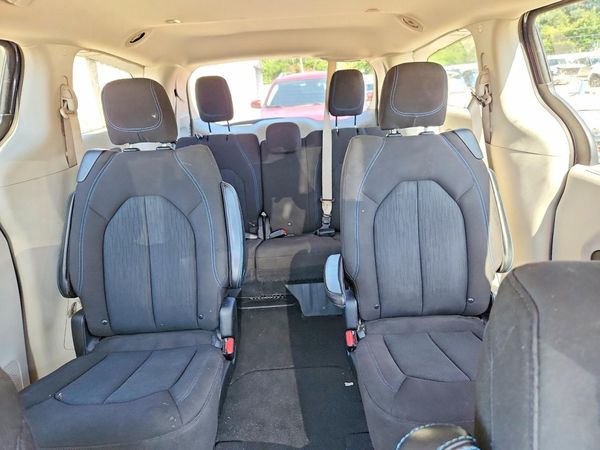 2021 CHRYSLER PACIFICA Touring