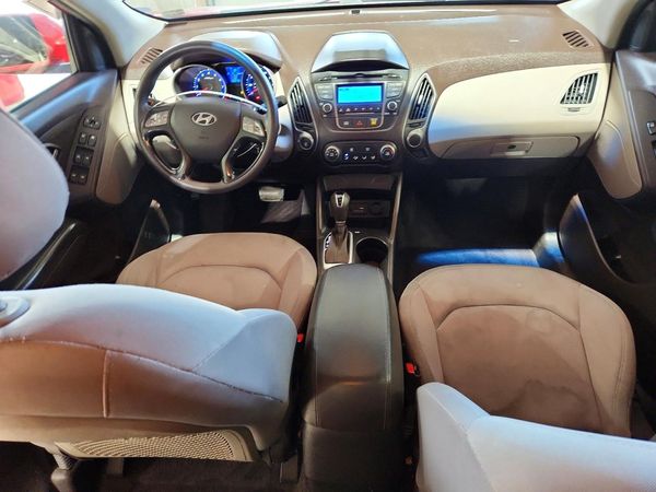 2015 HYUNDAI TUCSON GL (Middle-Low)