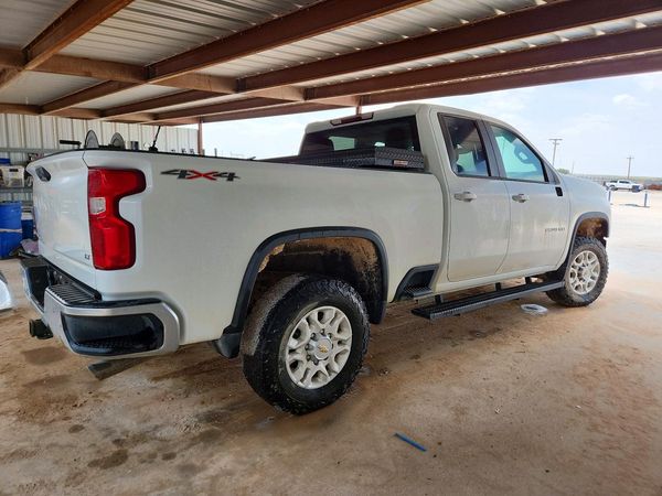 2022 CHEVROLET SILVERADO LT