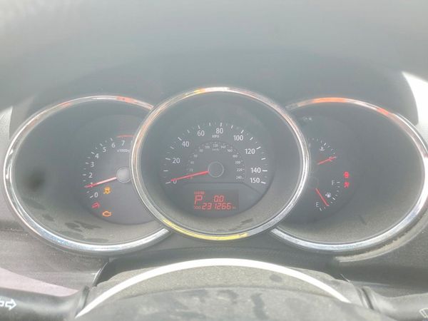 2013 KIA SORENTO Base / LX