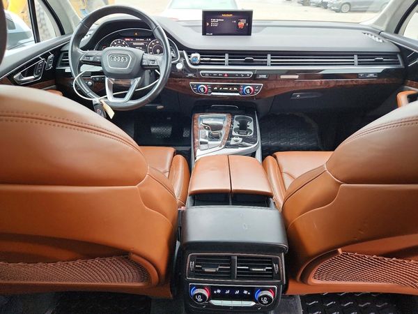 2017 AUDI Q7 quattro Prestige