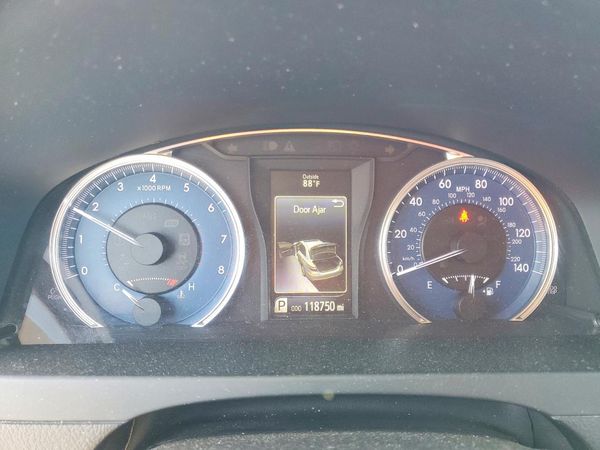 2016 TOYOTA CAMRY