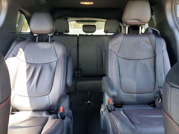 2025 TOYOTA SIENNA XSE