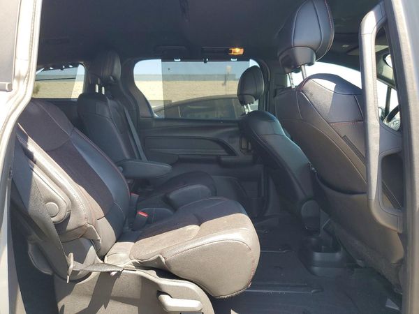 2025 TOYOTA SIENNA XSE