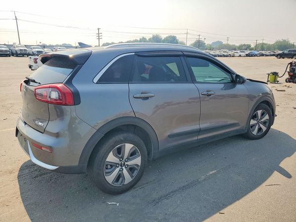 2017 KIA NIRO