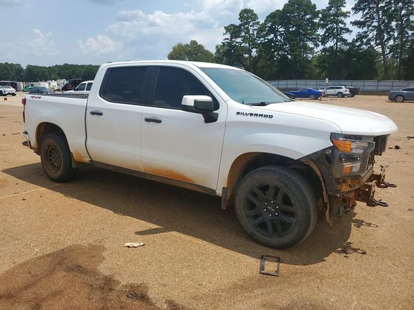 2024 CHEVROLET SILVERADO Custom