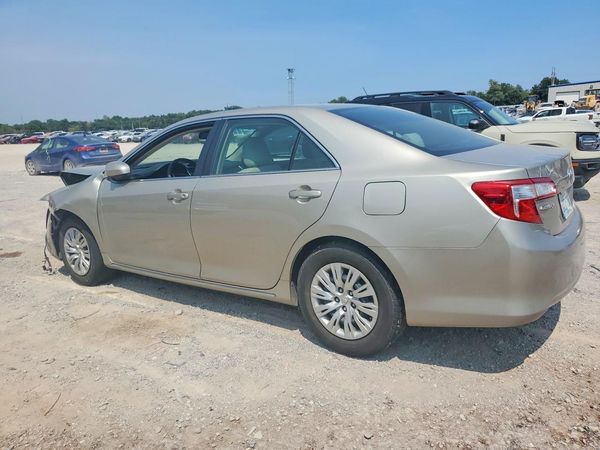 2014 TOYOTA CAMRY