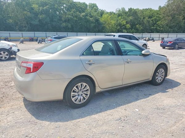 2014 TOYOTA CAMRY