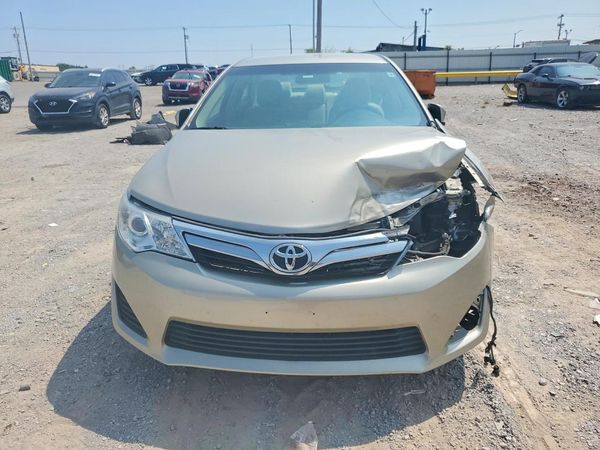 2014 TOYOTA CAMRY