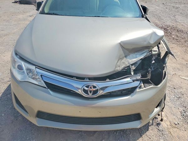 2014 TOYOTA CAMRY
