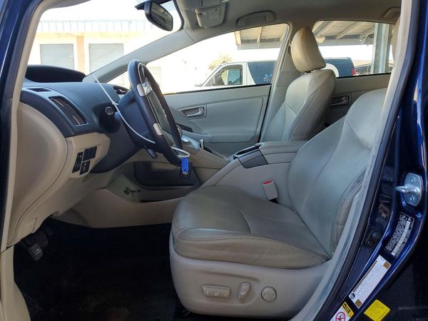 2015 TOYOTA PRIUS