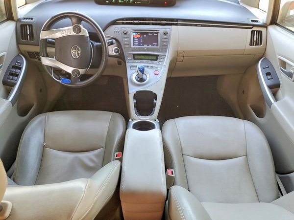 2015 TOYOTA PRIUS