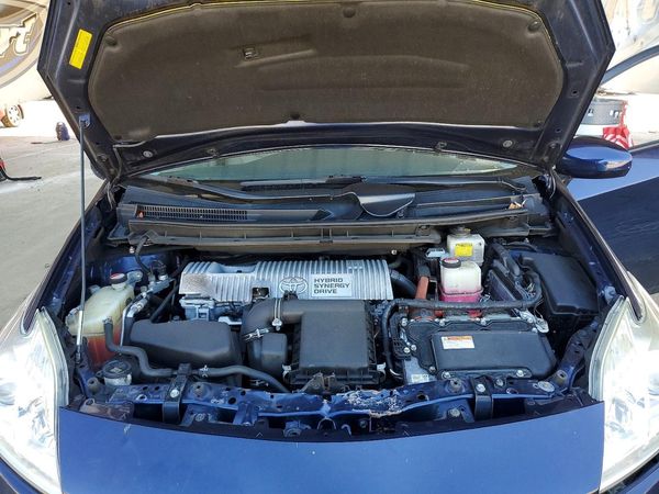 2015 TOYOTA PRIUS