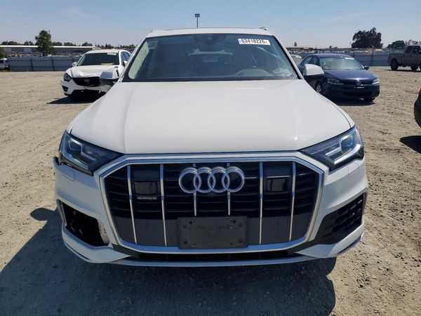 2023 AUDI Q7 quattro Premium