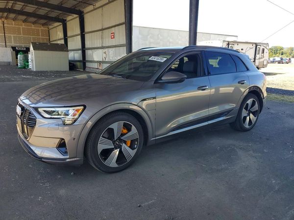 2023 AUDI E-TRON quattro Premium Plus