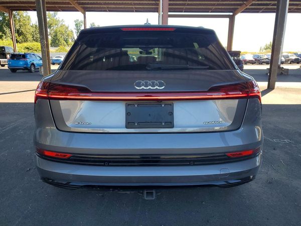 2023 AUDI E-TRON quattro Premium Plus